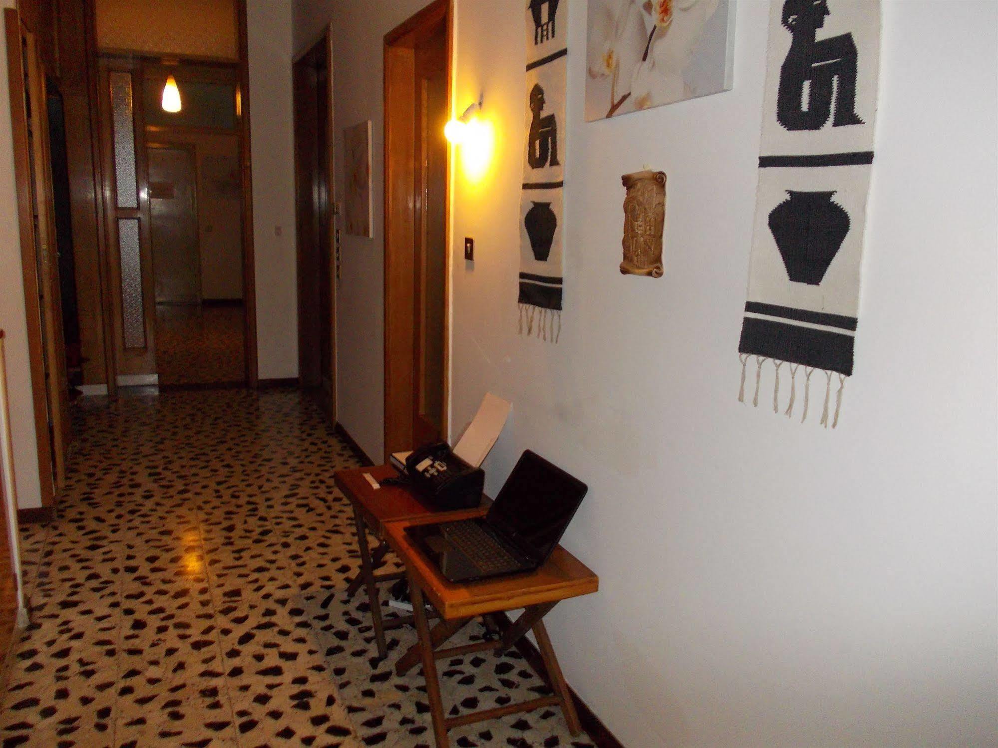 Big Brother Bed & Rooms Treviso Exterior foto