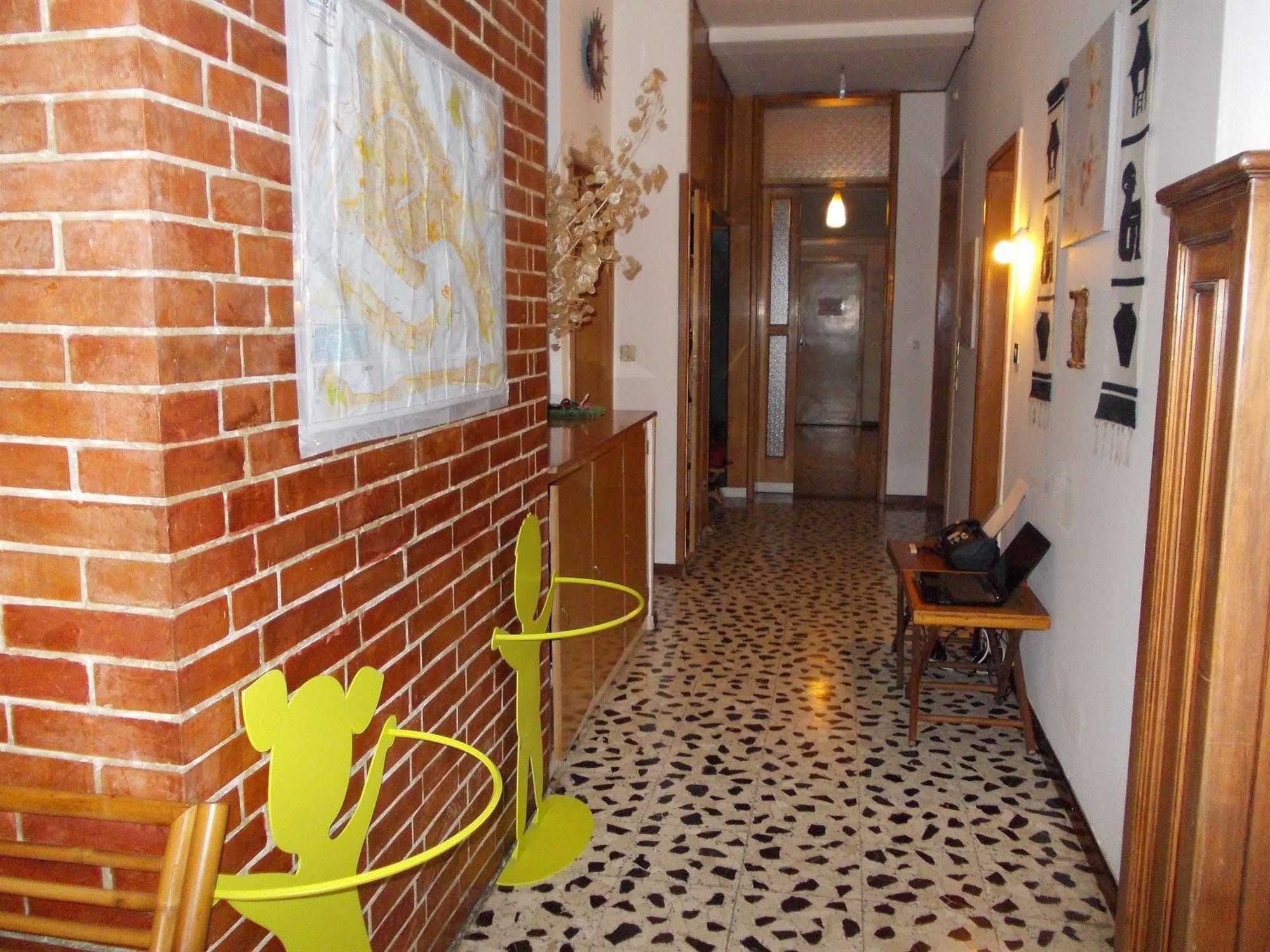 Big Brother Bed & Rooms Treviso Exterior foto